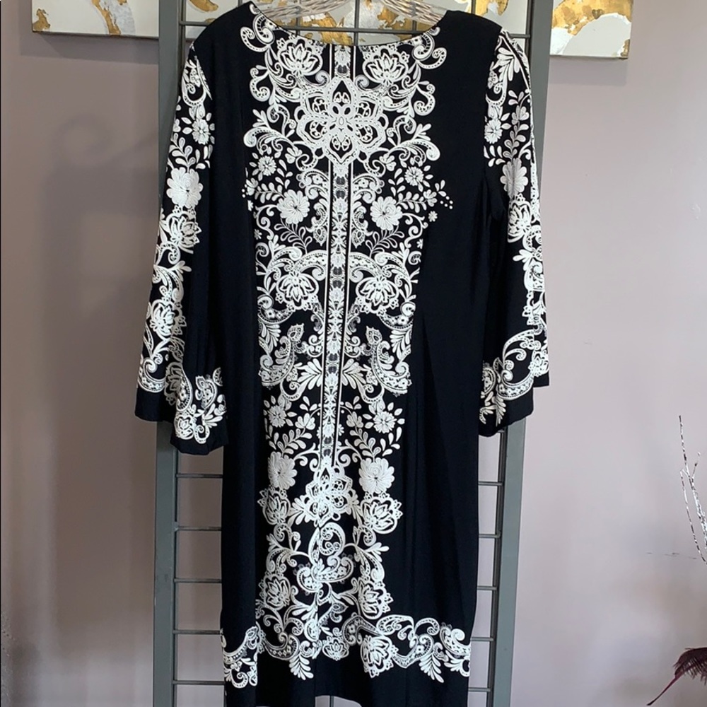 (NWOT) SANDRA DARREN EMBROIDERY DRESS💖